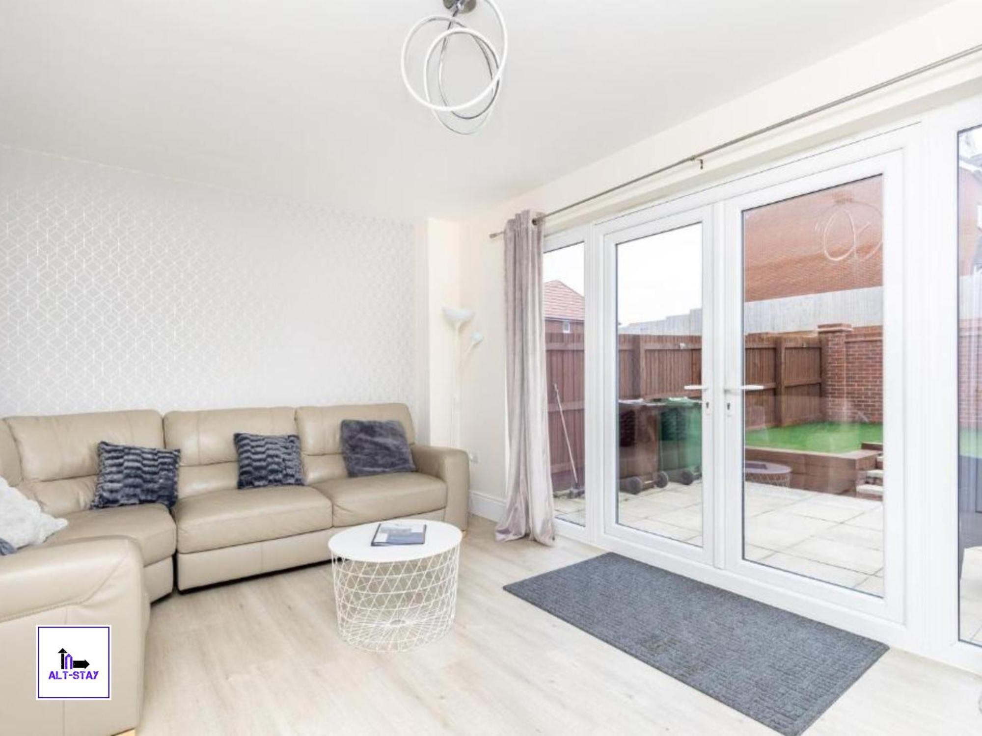 4 Bed 3 Bath - Kirkstall House By Alt-Stay Accommodation - Ideal For Contractors & Remote Workers - Long Stays Welcome Wakefield Extérieur photo