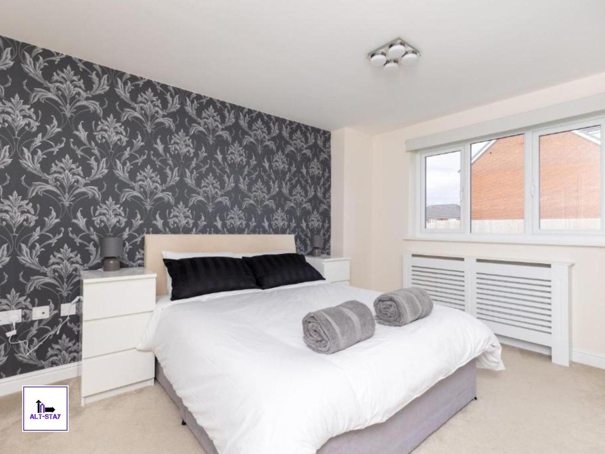 4 Bed 3 Bath - Kirkstall House By Alt-Stay Accommodation - Ideal For Contractors & Remote Workers - Long Stays Welcome Wakefield Extérieur photo