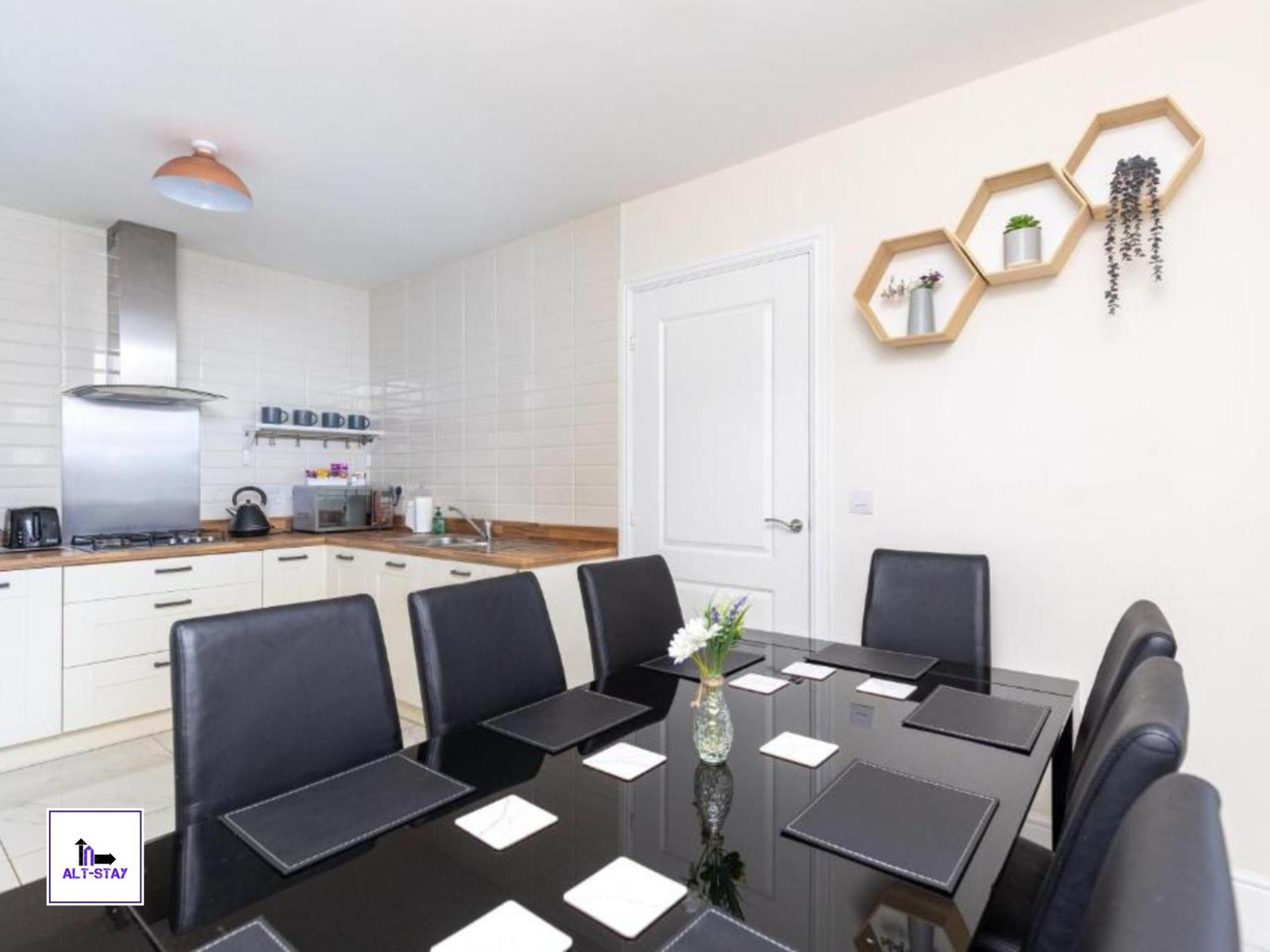 4 Bed 3 Bath - Kirkstall House By Alt-Stay Accommodation - Ideal For Contractors & Remote Workers - Long Stays Welcome Wakefield Extérieur photo