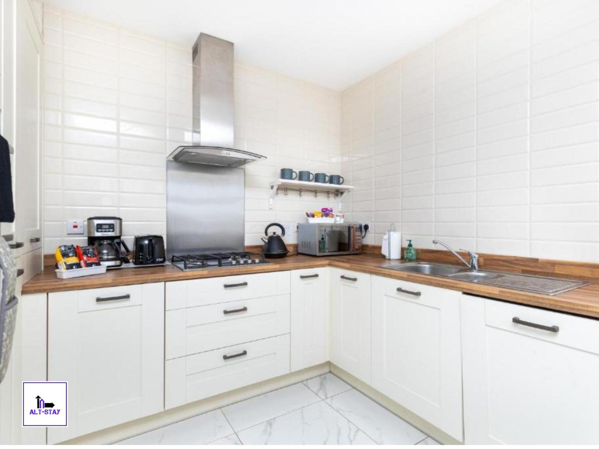 4 Bed 3 Bath - Kirkstall House By Alt-Stay Accommodation - Ideal For Contractors & Remote Workers - Long Stays Welcome Wakefield Extérieur photo