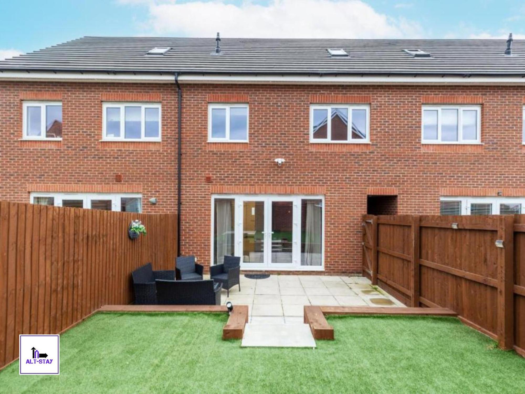 4 Bed 3 Bath - Kirkstall House By Alt-Stay Accommodation - Ideal For Contractors & Remote Workers - Long Stays Welcome Wakefield Extérieur photo