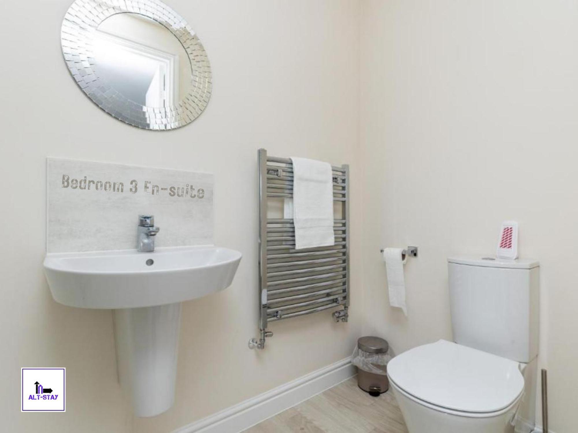 4 Bed 3 Bath - Kirkstall House By Alt-Stay Accommodation - Ideal For Contractors & Remote Workers - Long Stays Welcome Wakefield Extérieur photo