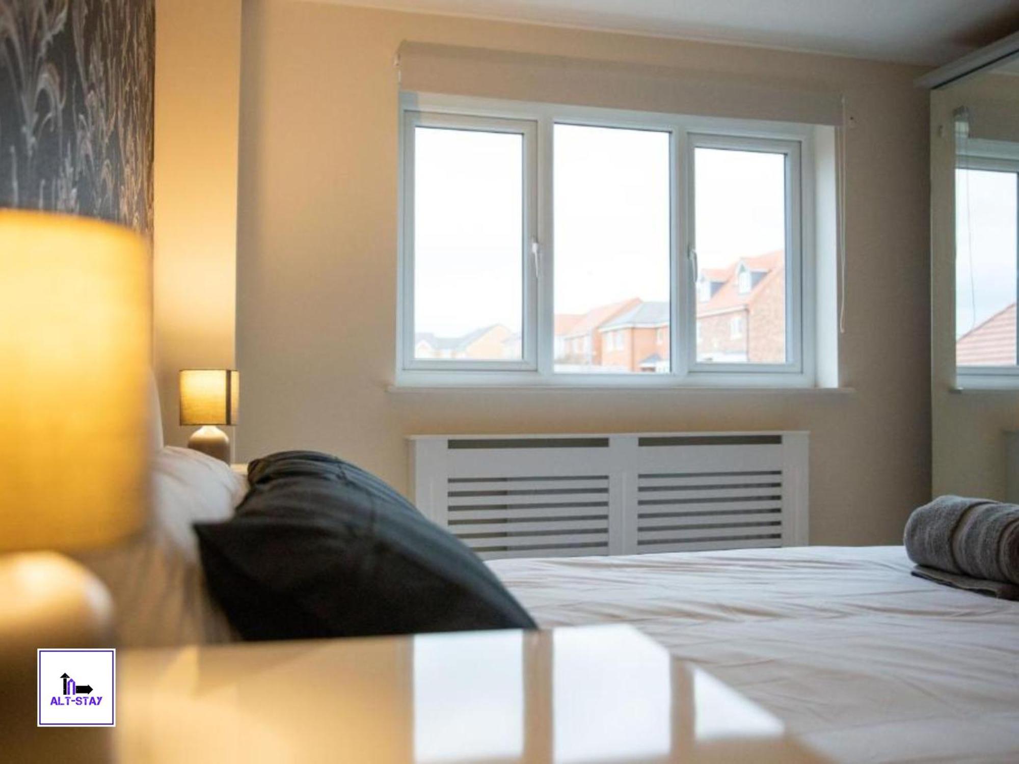 4 Bed 3 Bath - Kirkstall House By Alt-Stay Accommodation - Ideal For Contractors & Remote Workers - Long Stays Welcome Wakefield Extérieur photo