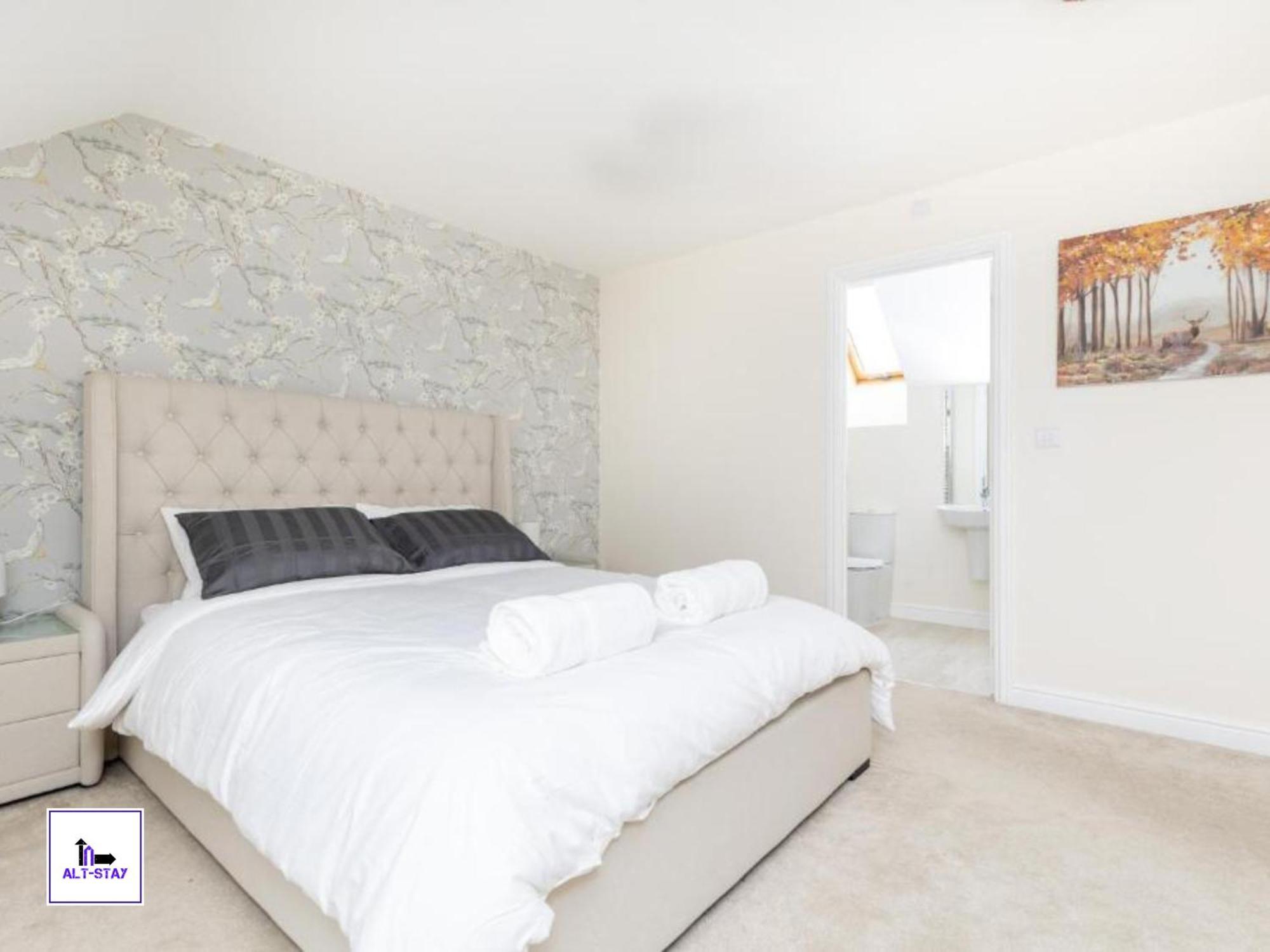 4 Bed 3 Bath - Kirkstall House By Alt-Stay Accommodation - Ideal For Contractors & Remote Workers - Long Stays Welcome Wakefield Extérieur photo